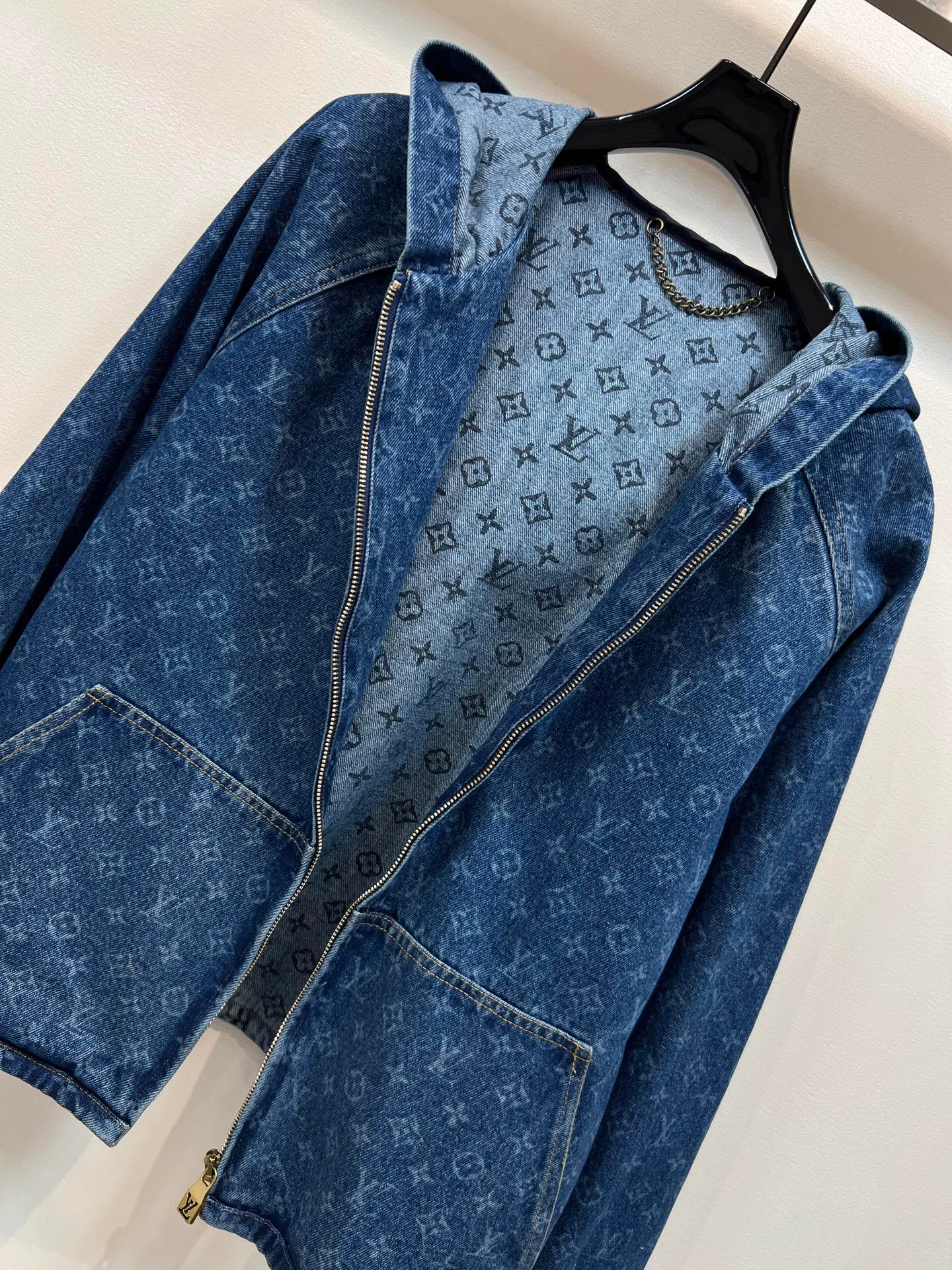 Women's Jackets And Down Jackets LOUIS VUITTON 18408127