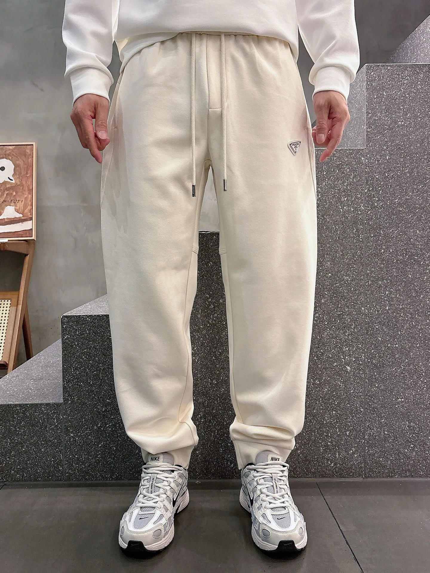 Men's Trousers PRADA 18399238