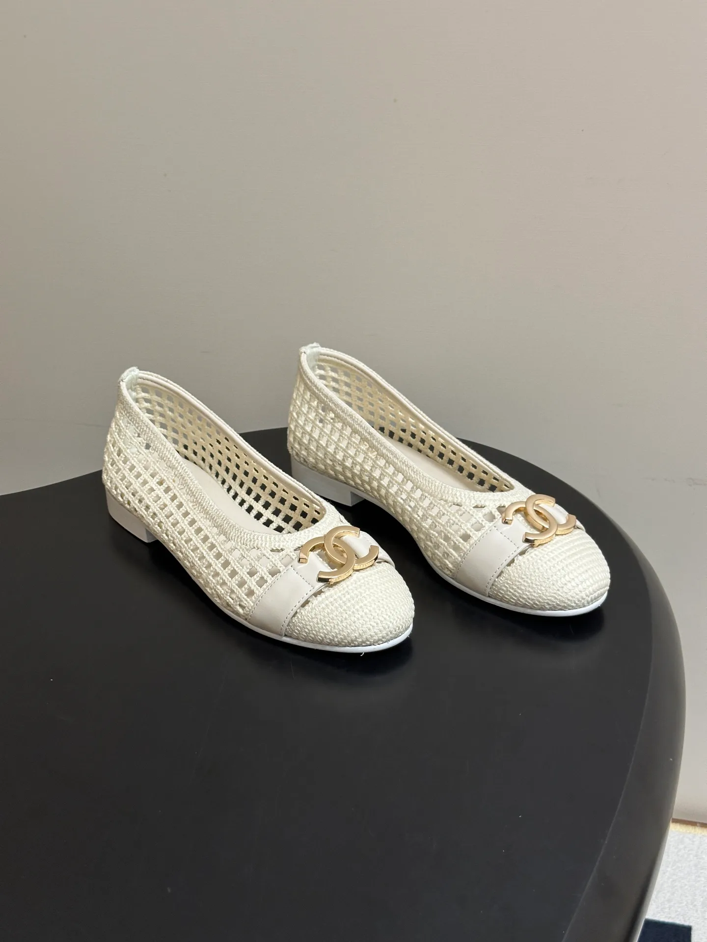 Women's Ballet Flats CHANEL 17403437