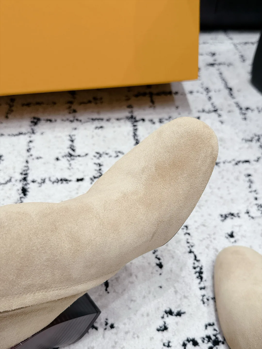 Women's Booties LOUIS VUITTON 18454409