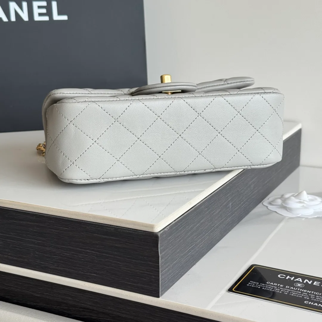 Women's Classic Handbags CHANEL 17827591