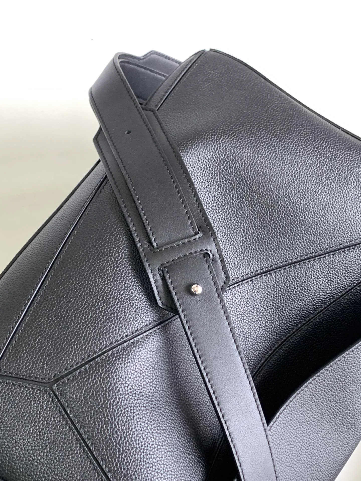 Women's Classic Handbags LOEWE 18030356
