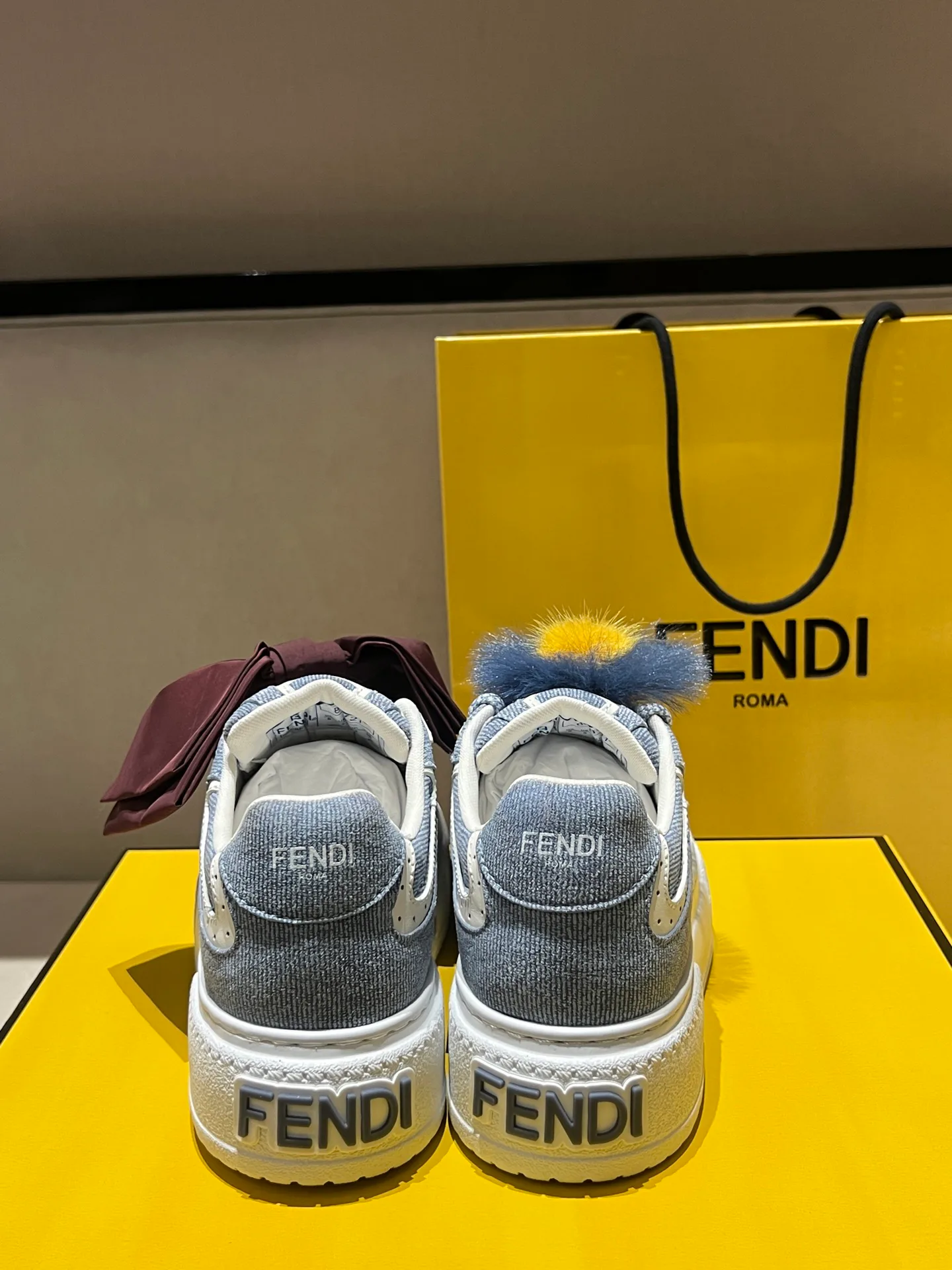 Women's Sneakers FENDI 18020690