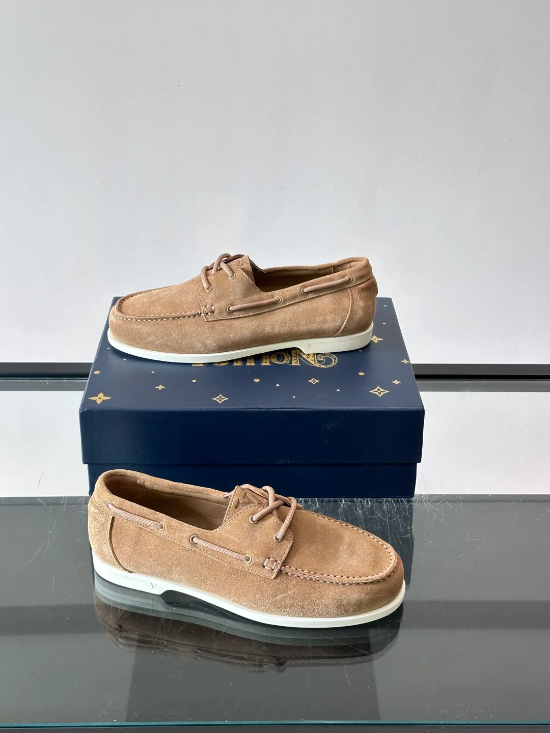 Men's Loafers And Dress Shoes LOUIS VUITTON 17941071