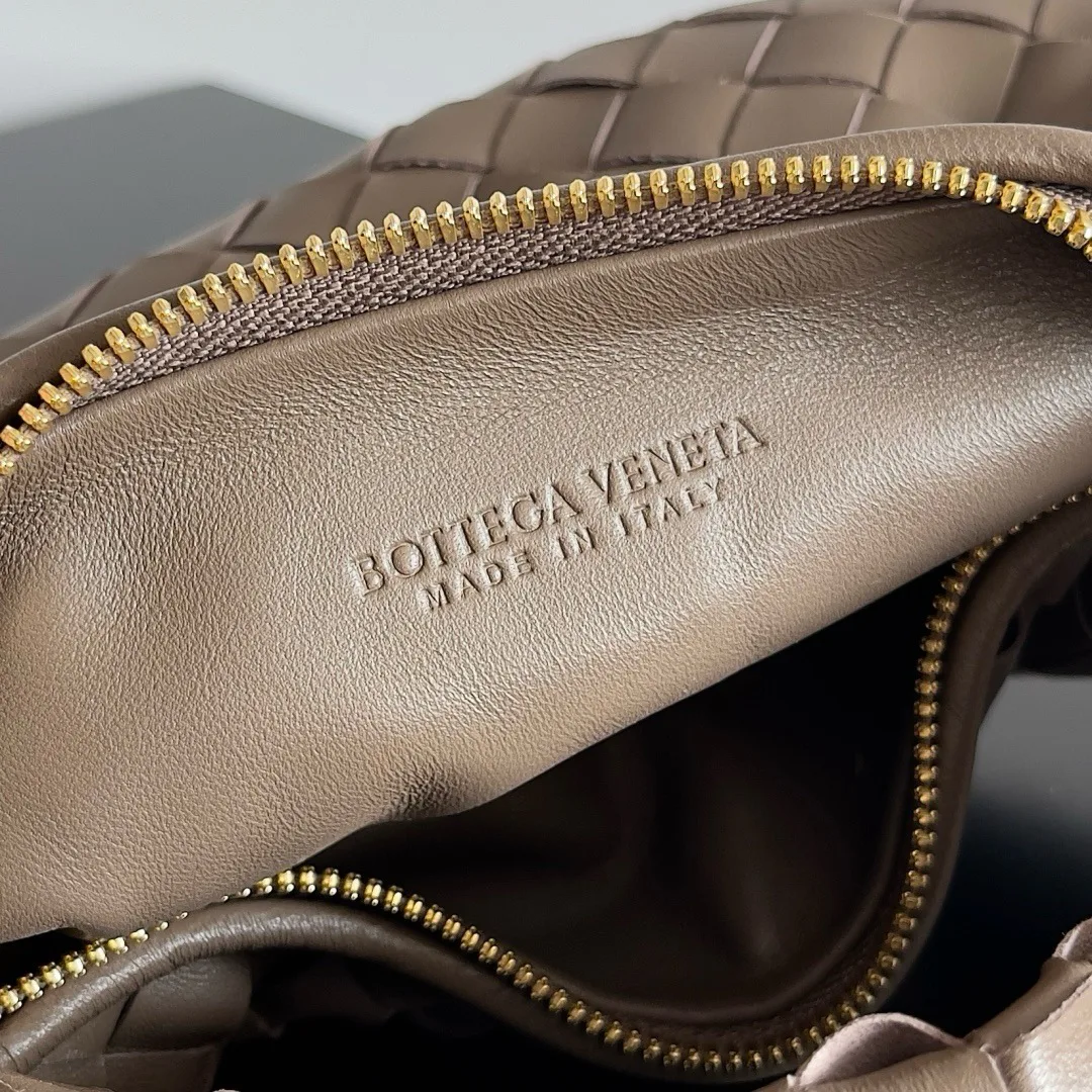 Women's Classic Handbags BOTTEGA VENETA 17489387