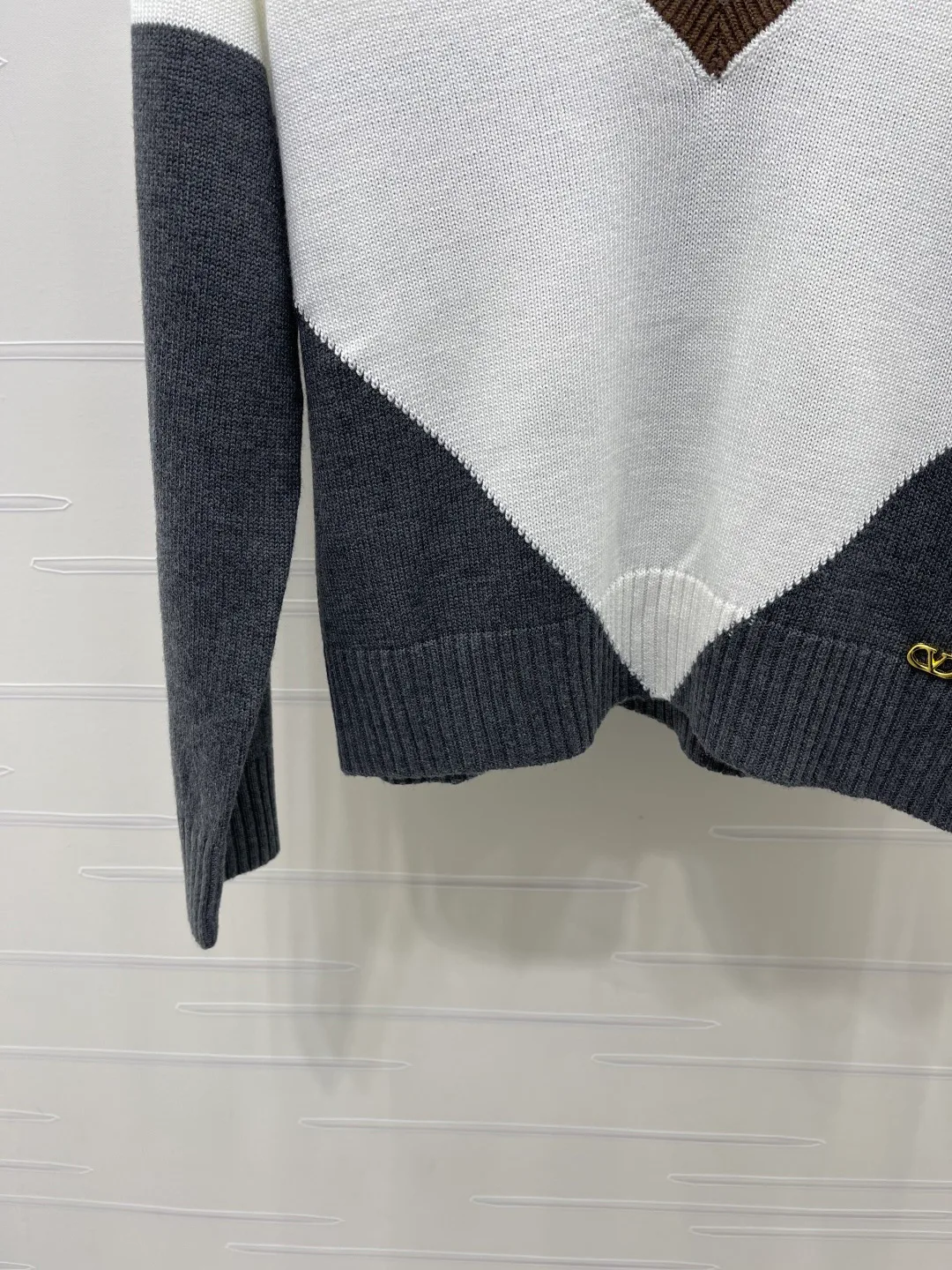 Women's Jumpers And Sweaters VALENTINO 18140974