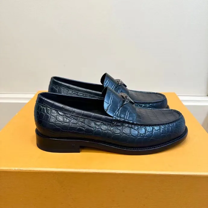 Men's Loafers And Dress Shoes LOUIS VUITTON 18193940