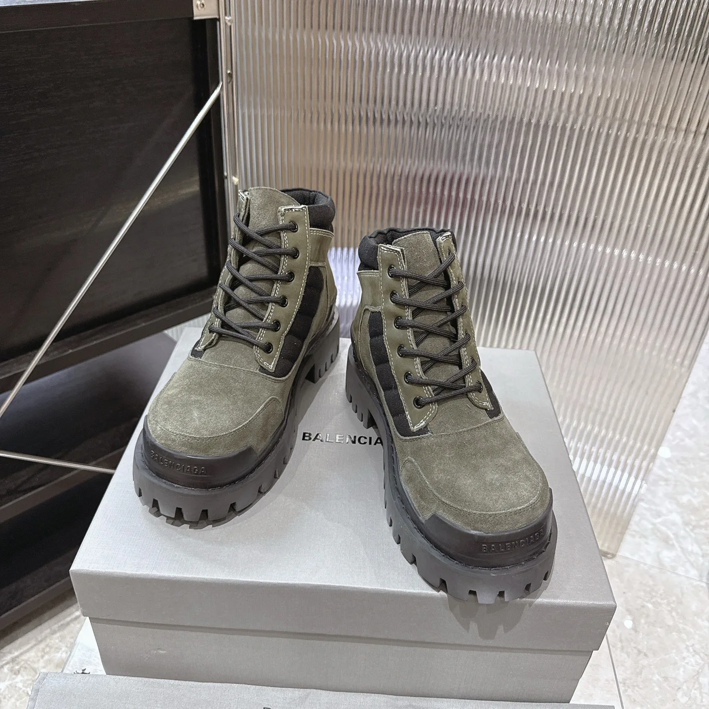 Ботинки Мужские Balenciaga 18598043