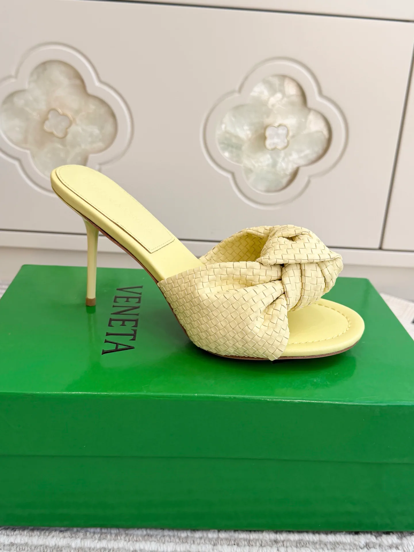 Women's Mules And Clogs BOTTEGA VENETA 18414216