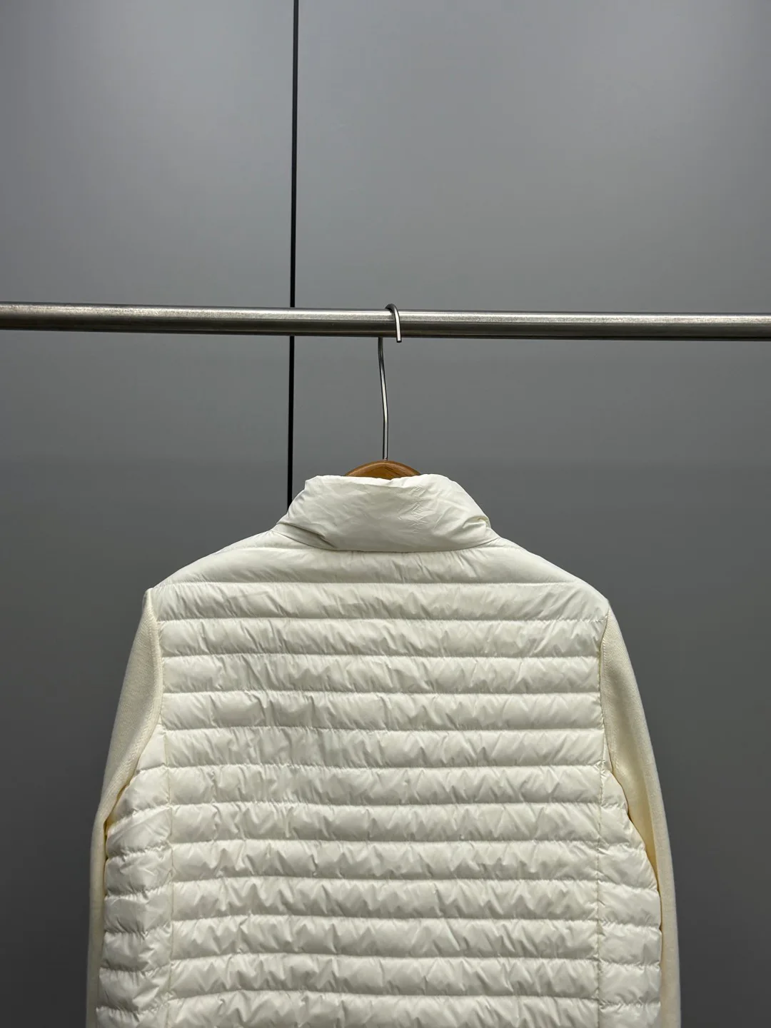 Women's Jackets And Down Jackets MONCLER 17758418