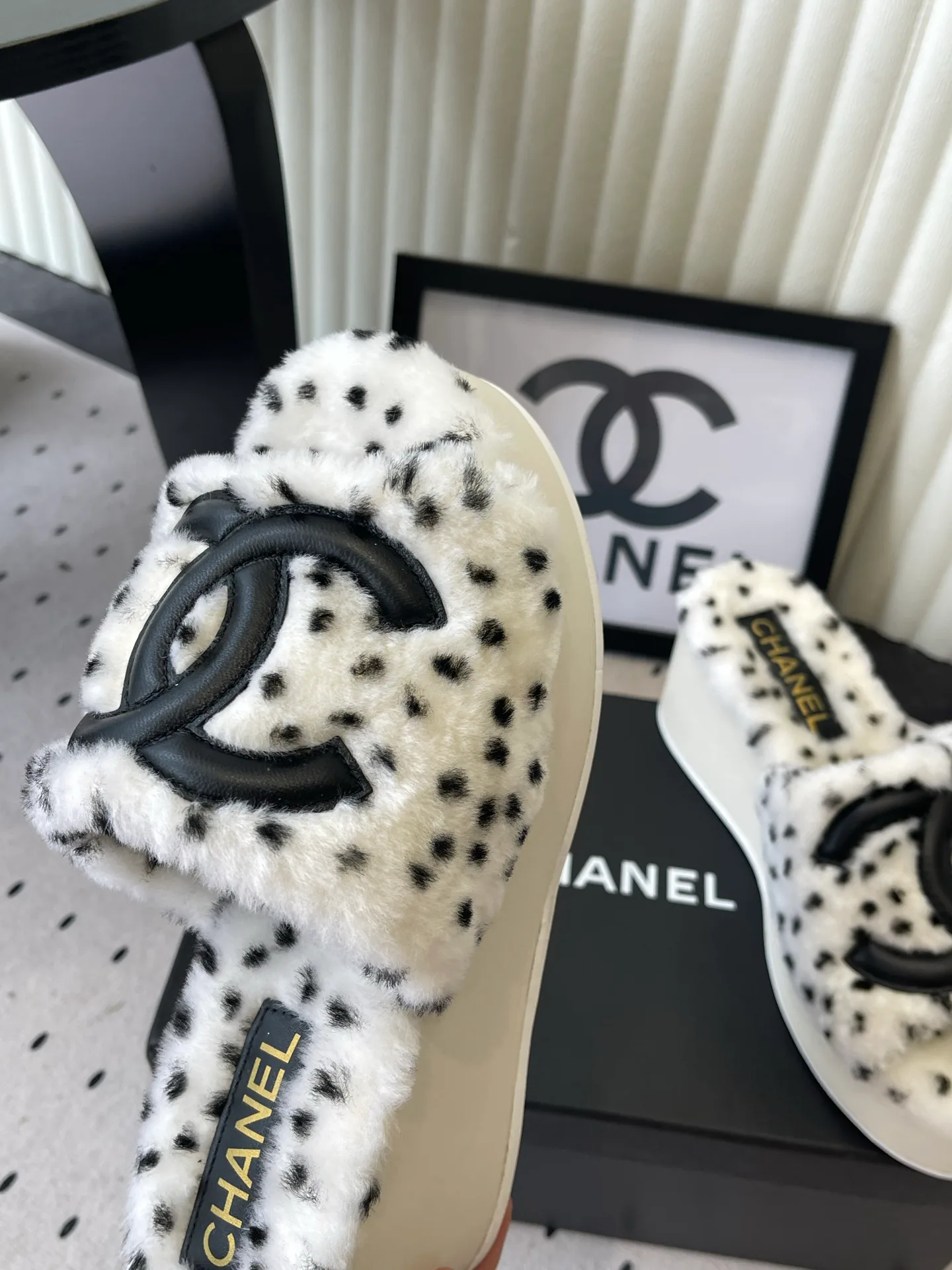 Women's Slippers CHANEL 18069907