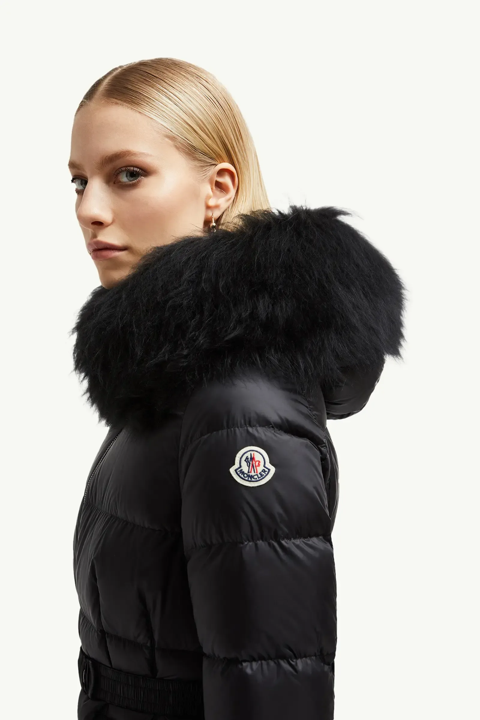Women's Jackets And Down Jackets MONCLER 18486558