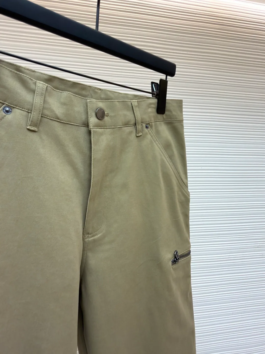 Men's Trousers MONCLER 18309033