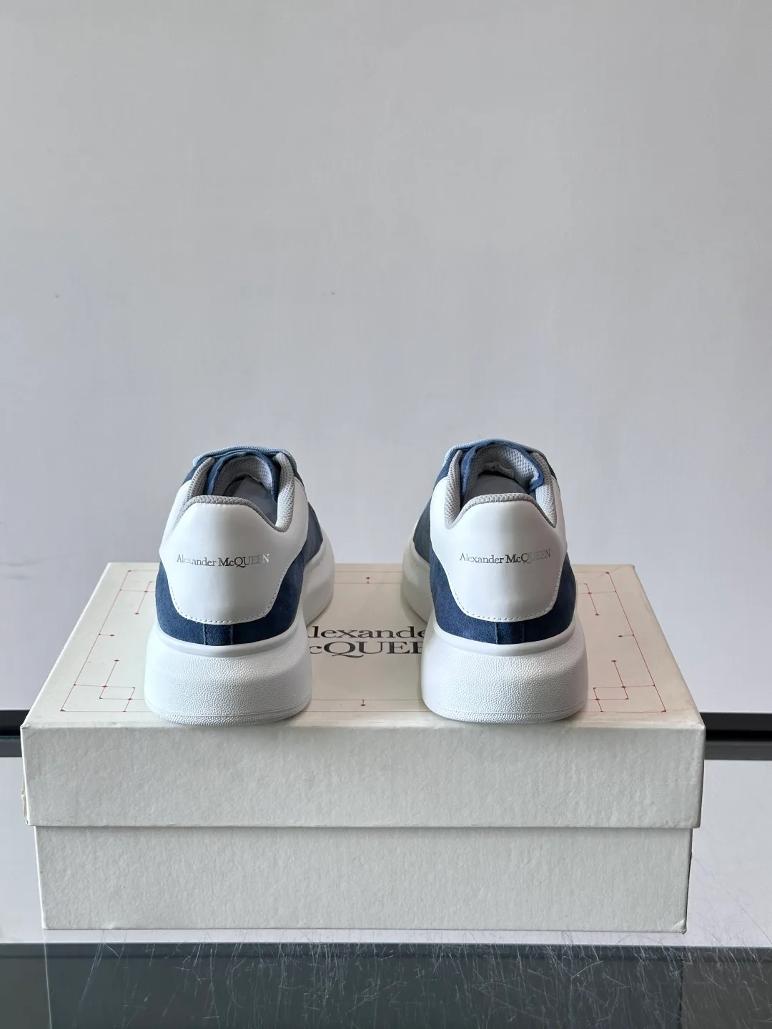 Women's Sneakers ALEXANDER MCQUEEN 17447548