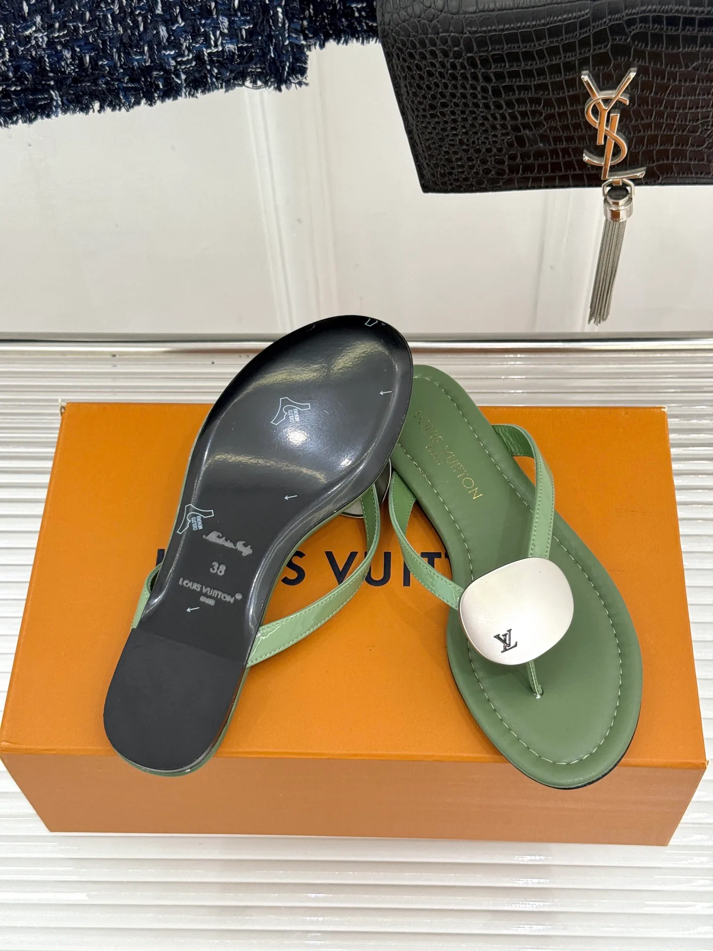 Women's Flip-Flops LOUIS VUITTON 17596994