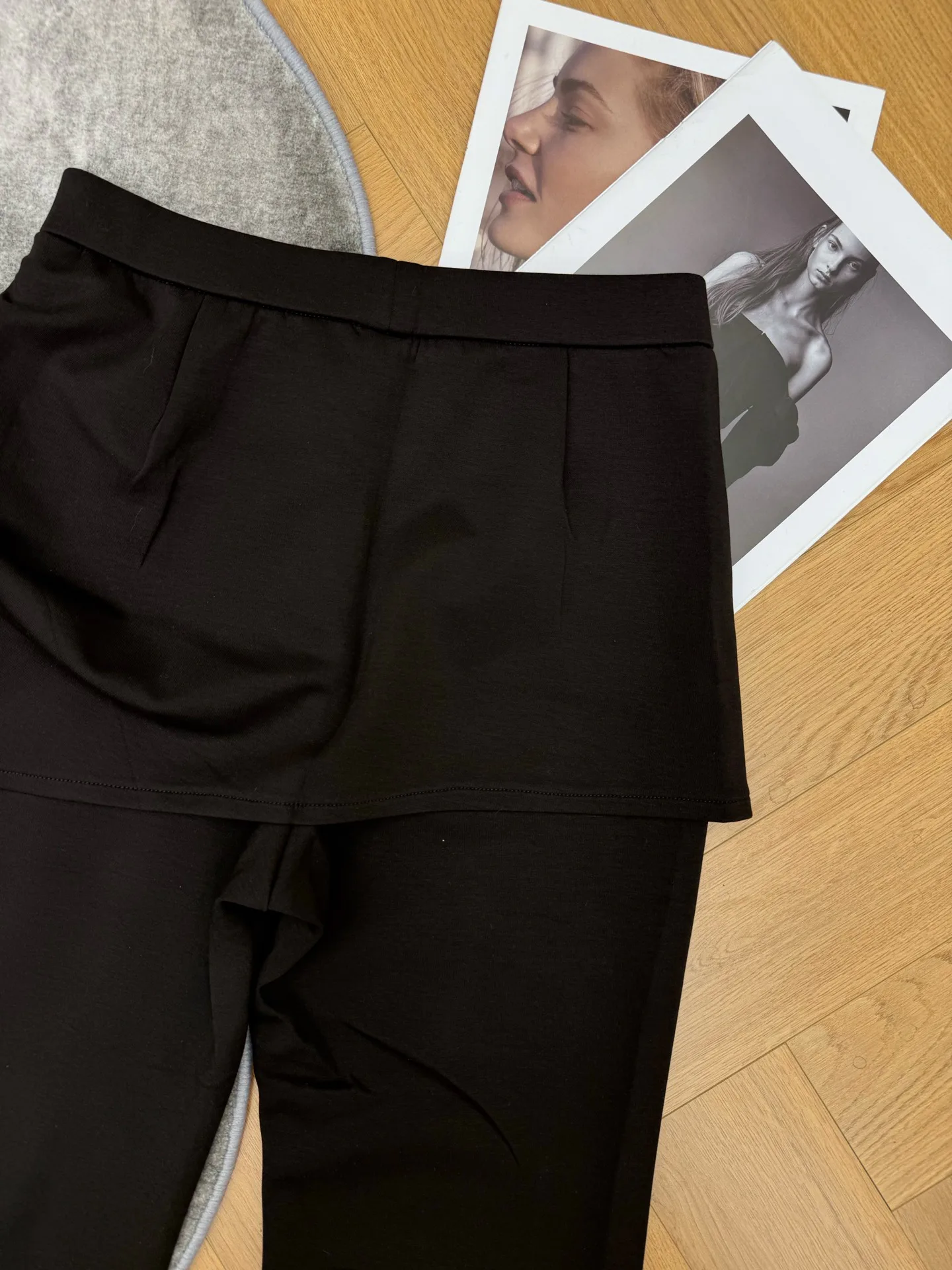 Women's Trousers SAINT LAURENT 18450972