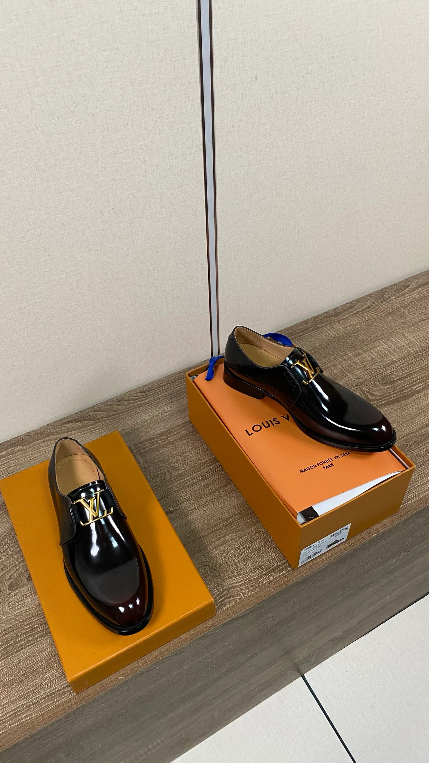 Men's Loafers And Dress Shoes LOUIS VUITTON 18078686