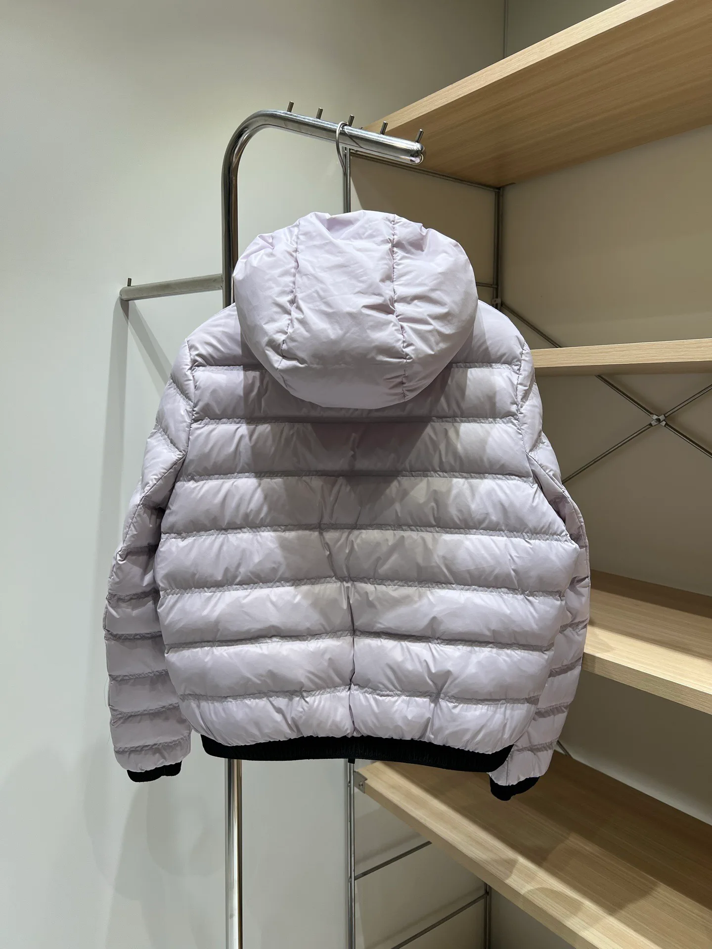 Women's Jackets And Down Jackets MONCLER 18001761