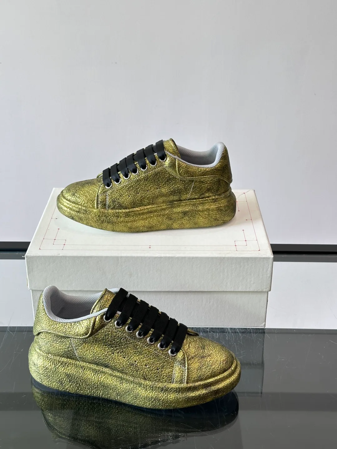 Women's Sneakers ALEXANDER MCQUEEN 17447541