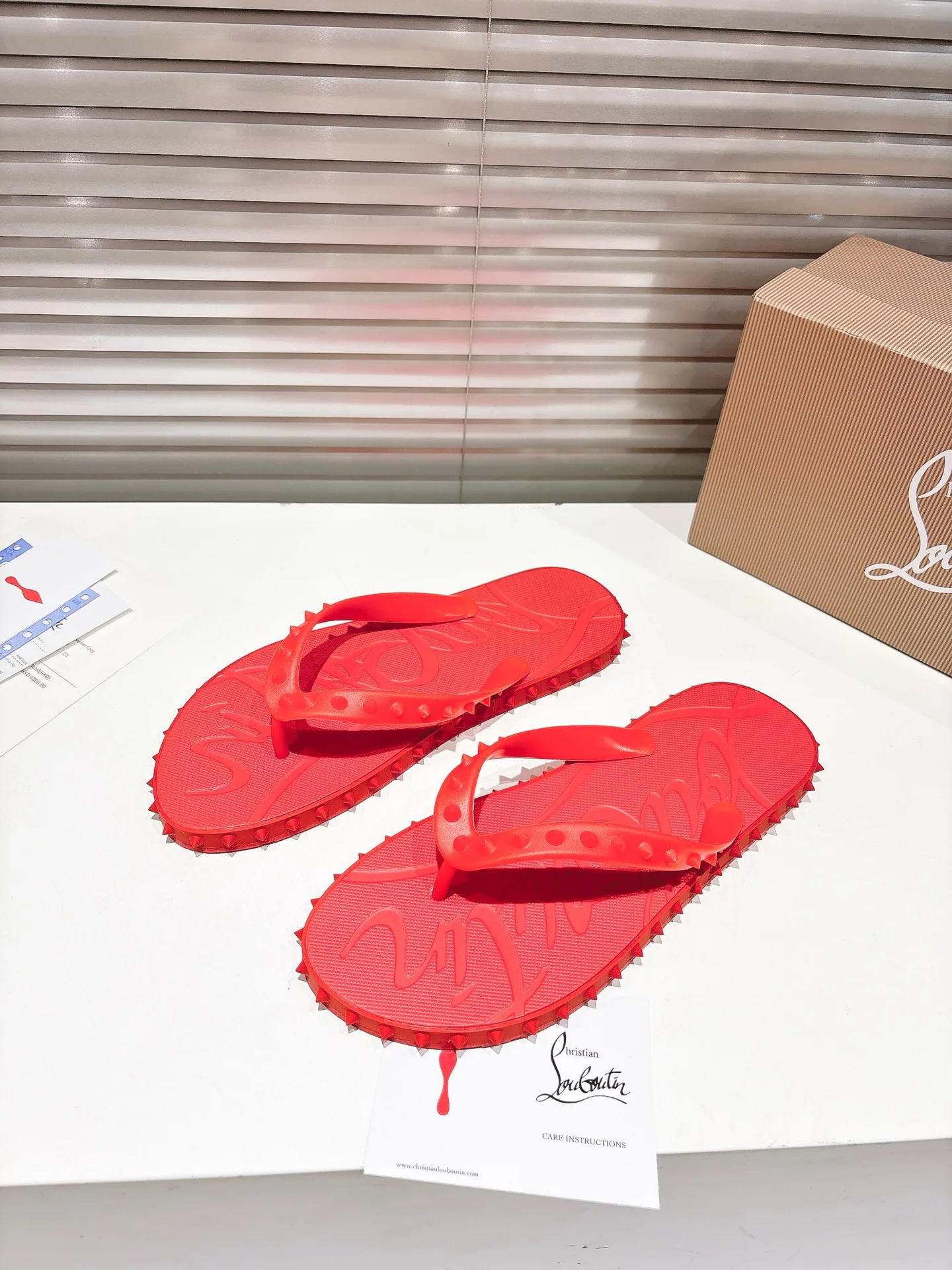 Women's Flip-Flops CHRISTIAN LOUBOUTIN 17604586