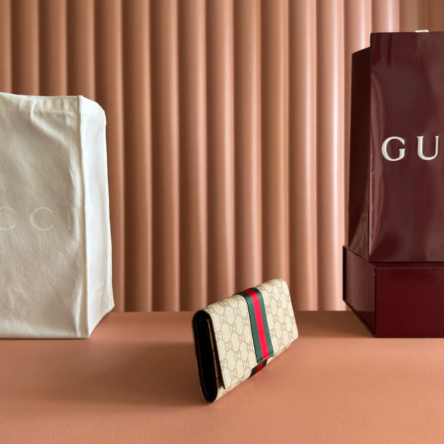 Women's Clutches GUCCI 17947889