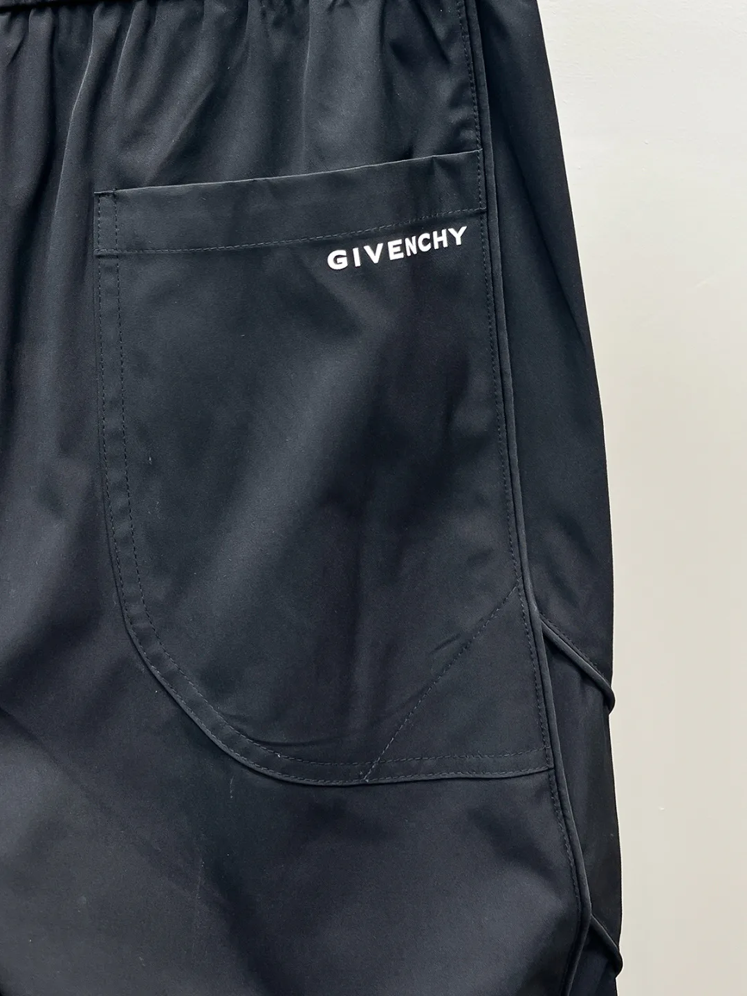Men's Trousers GIVENCHY 18499215