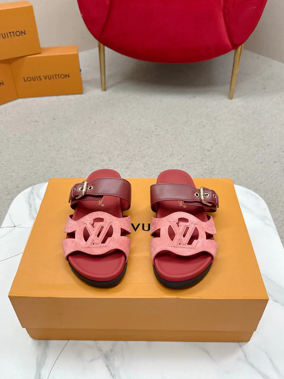 Women's Flip-Flops LOUIS VUITTON 18235702