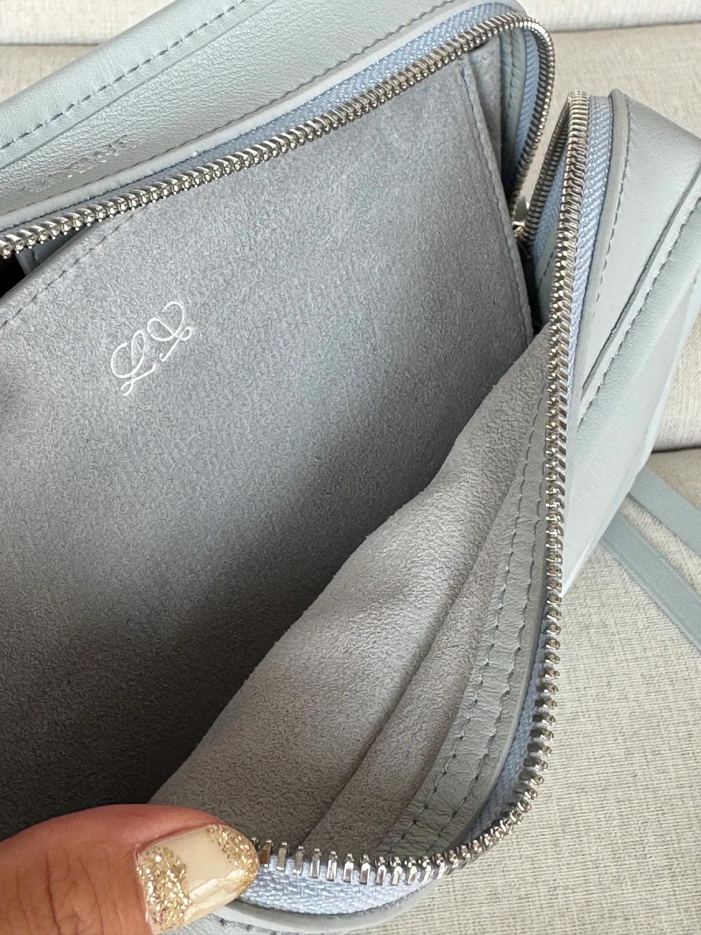 Women's Classic Handbags LOEWE 17927641