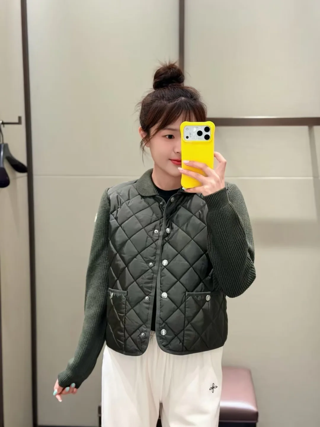 Women's Jackets And Down Jackets MONCLER 18475545