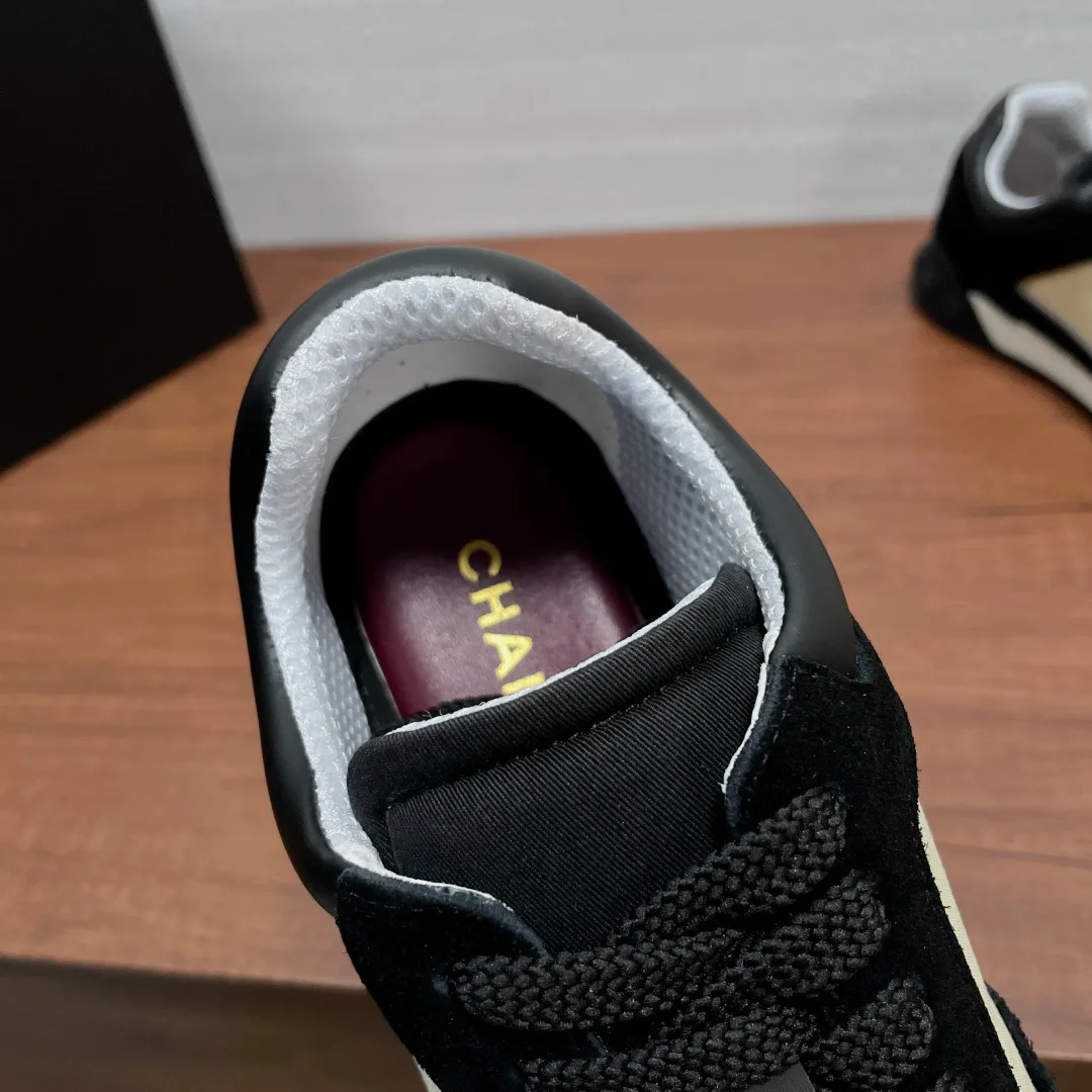 Women's Sneakers CHANEL 18000601