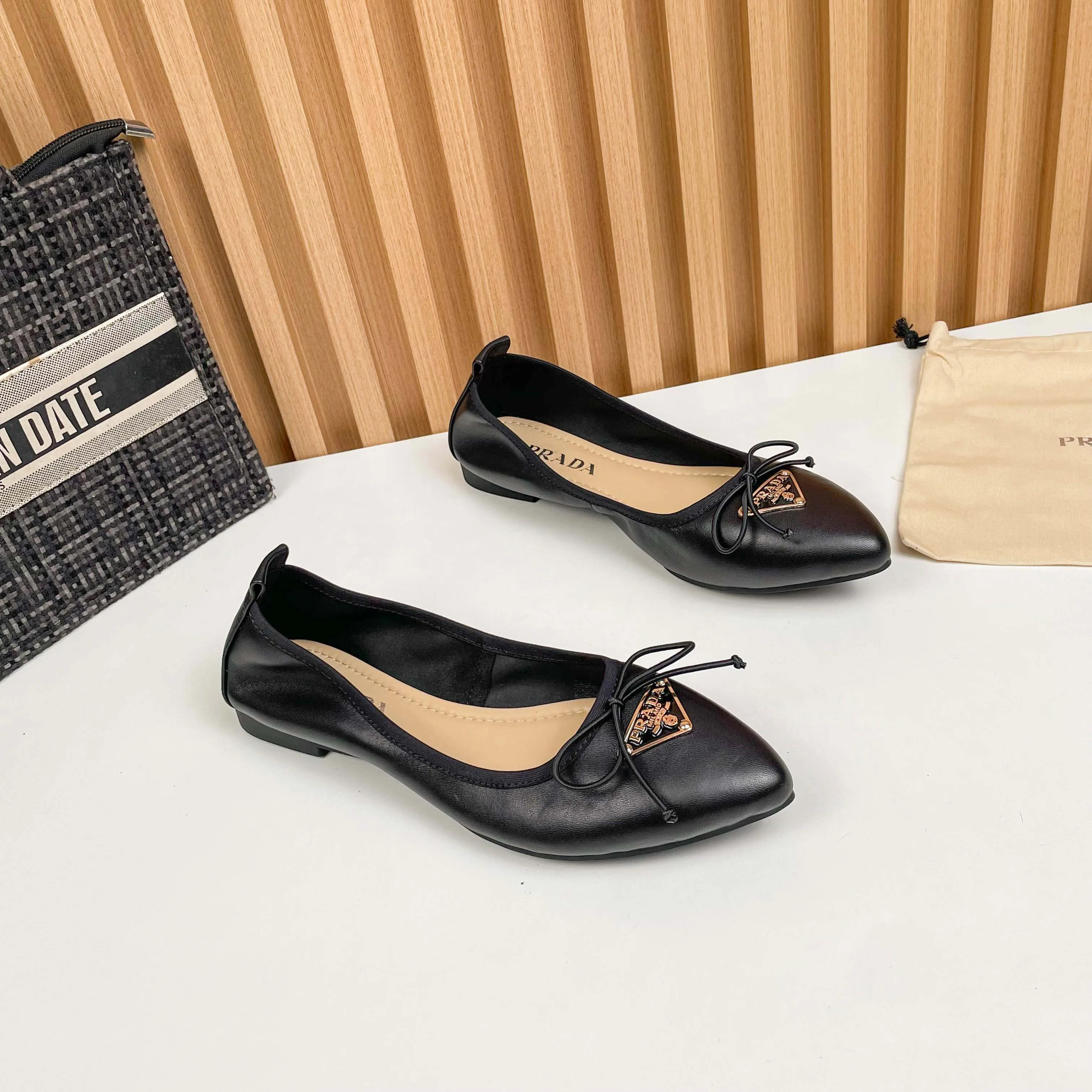 Women's Ballet Flats PRADA 17038116