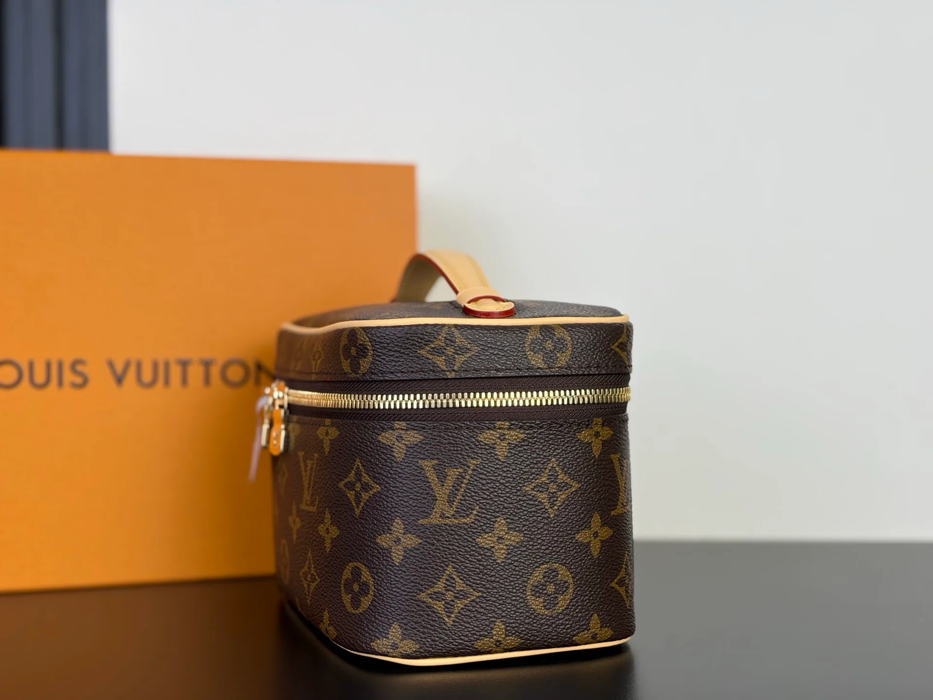 Классические Сумки Женские Louis Vuitton 18612735