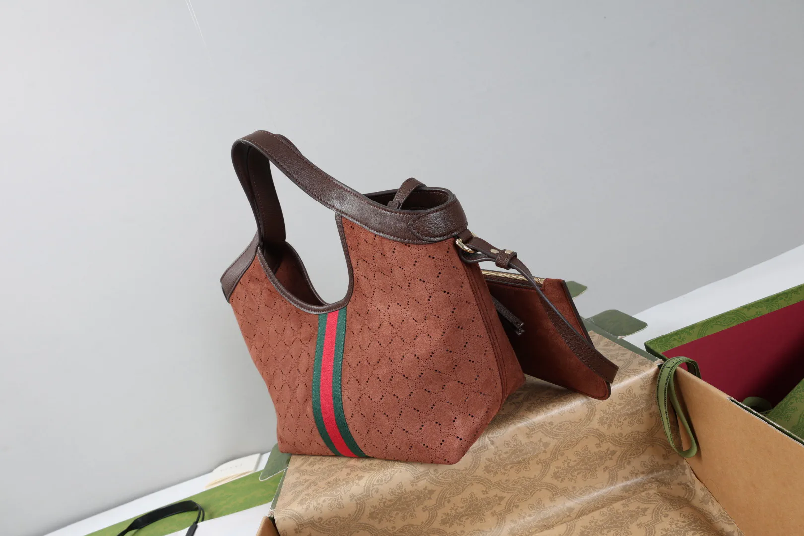 Women's Classic Handbags GUCCI 18004289