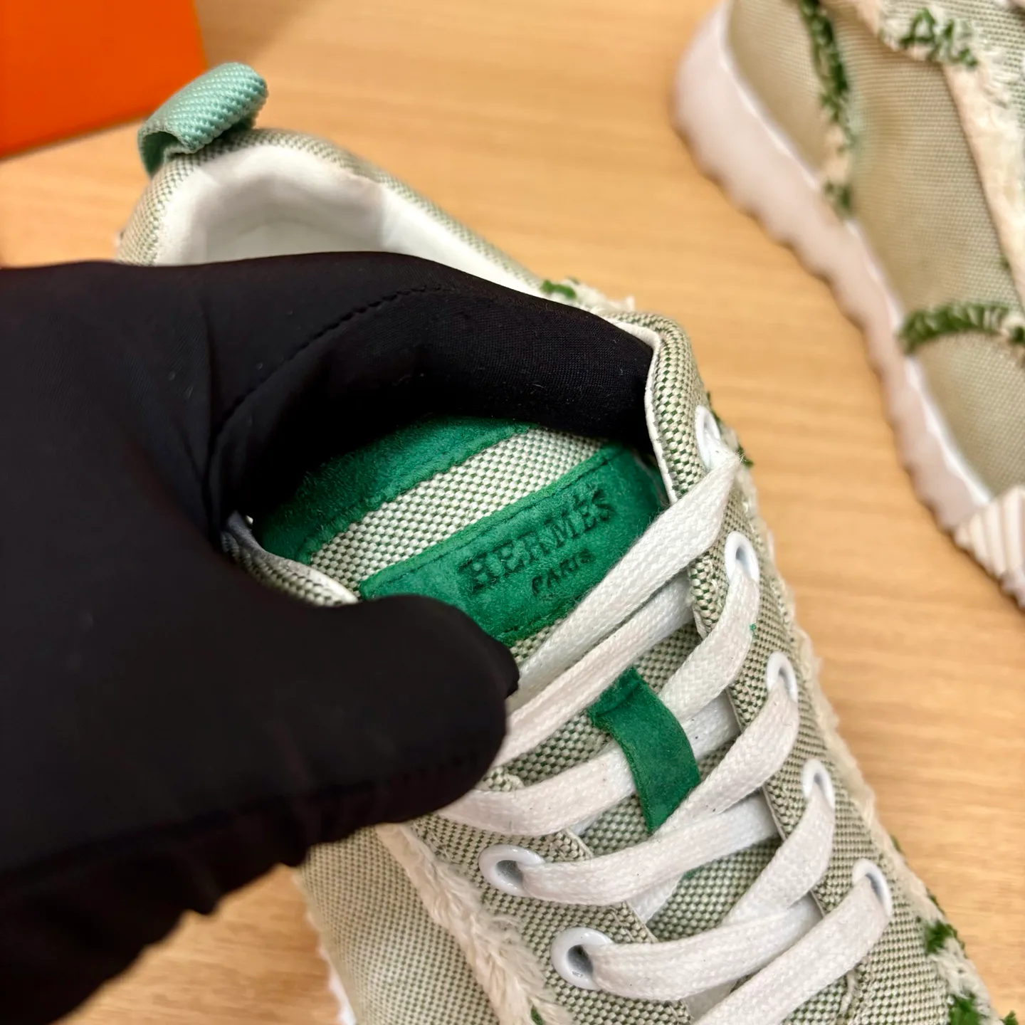 Women's Sneakers LOUIS VUITTON 18387023