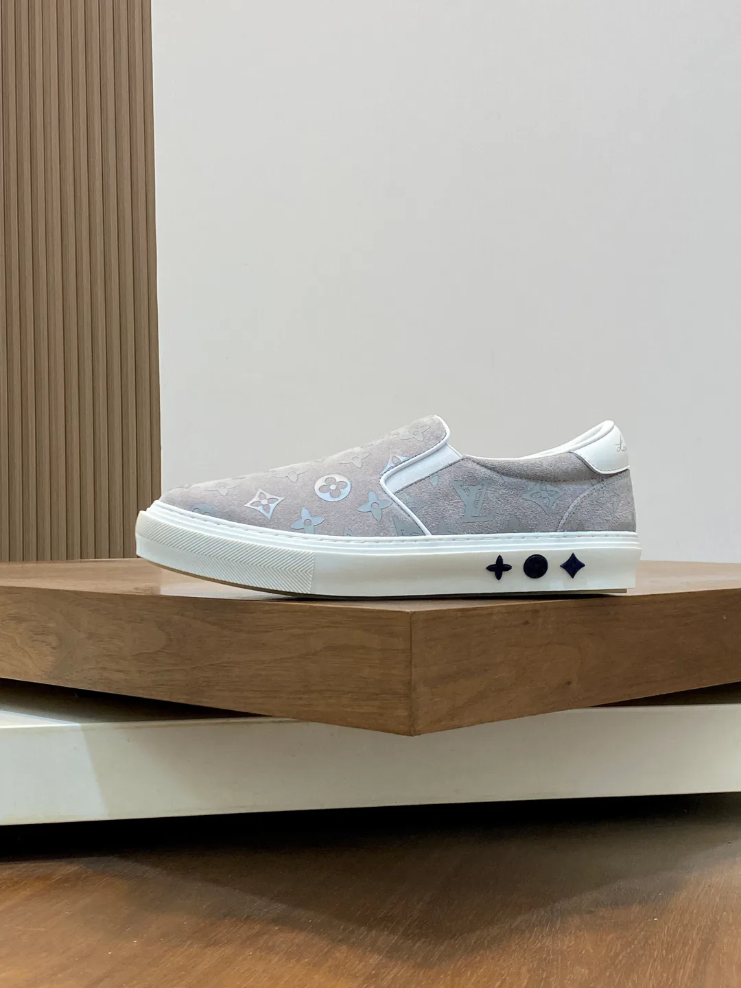Men's Sneakers LOUIS VUITTON 17934199