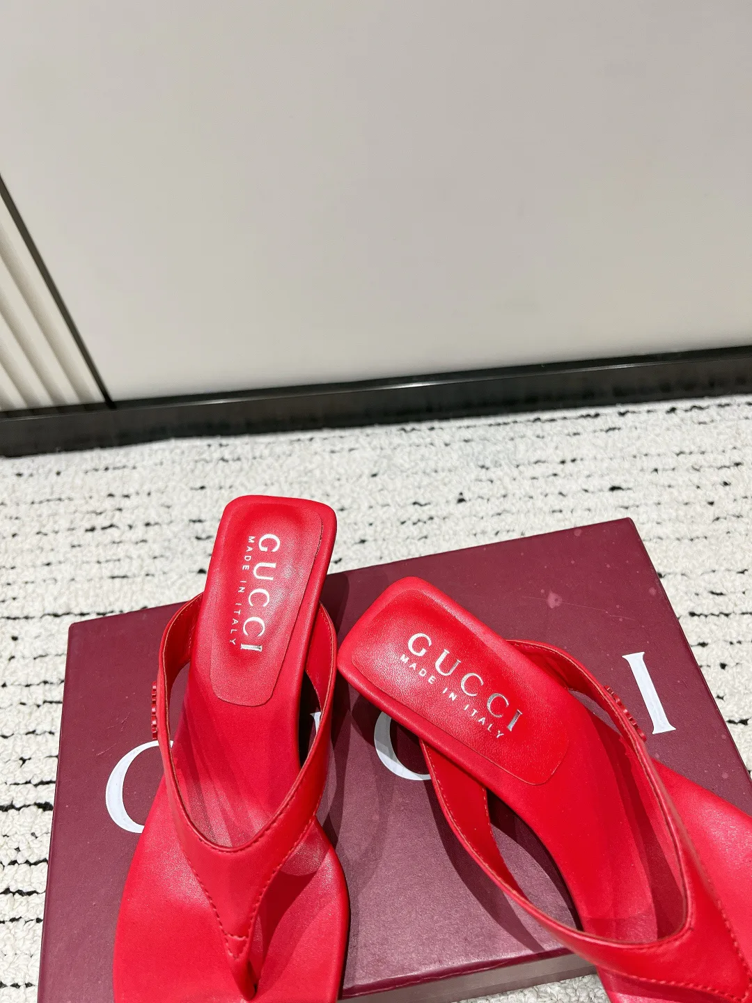 Women's Flip-Flops GUCCI 17637845