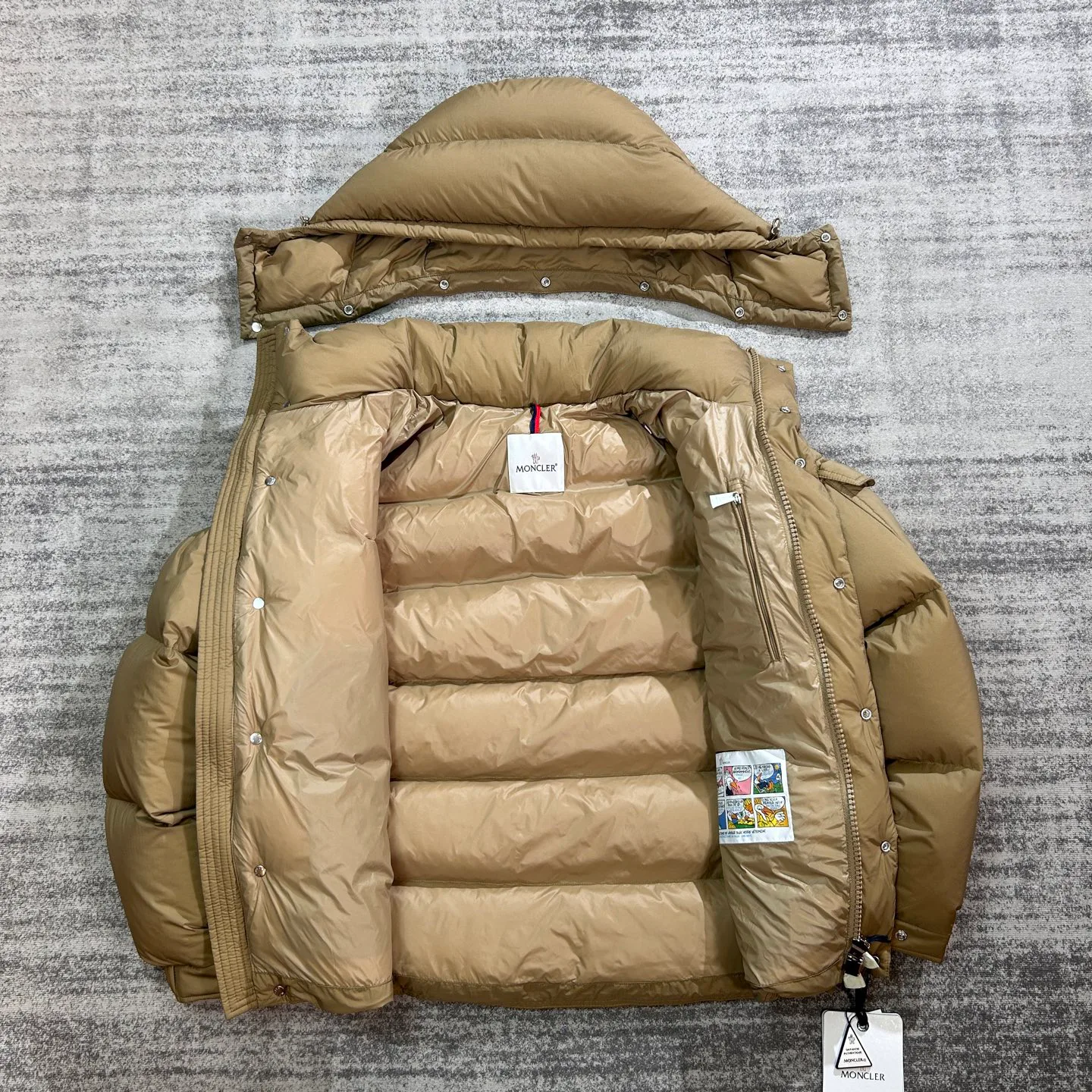 Women's Jackets And Down Jackets MONCLER 18134101