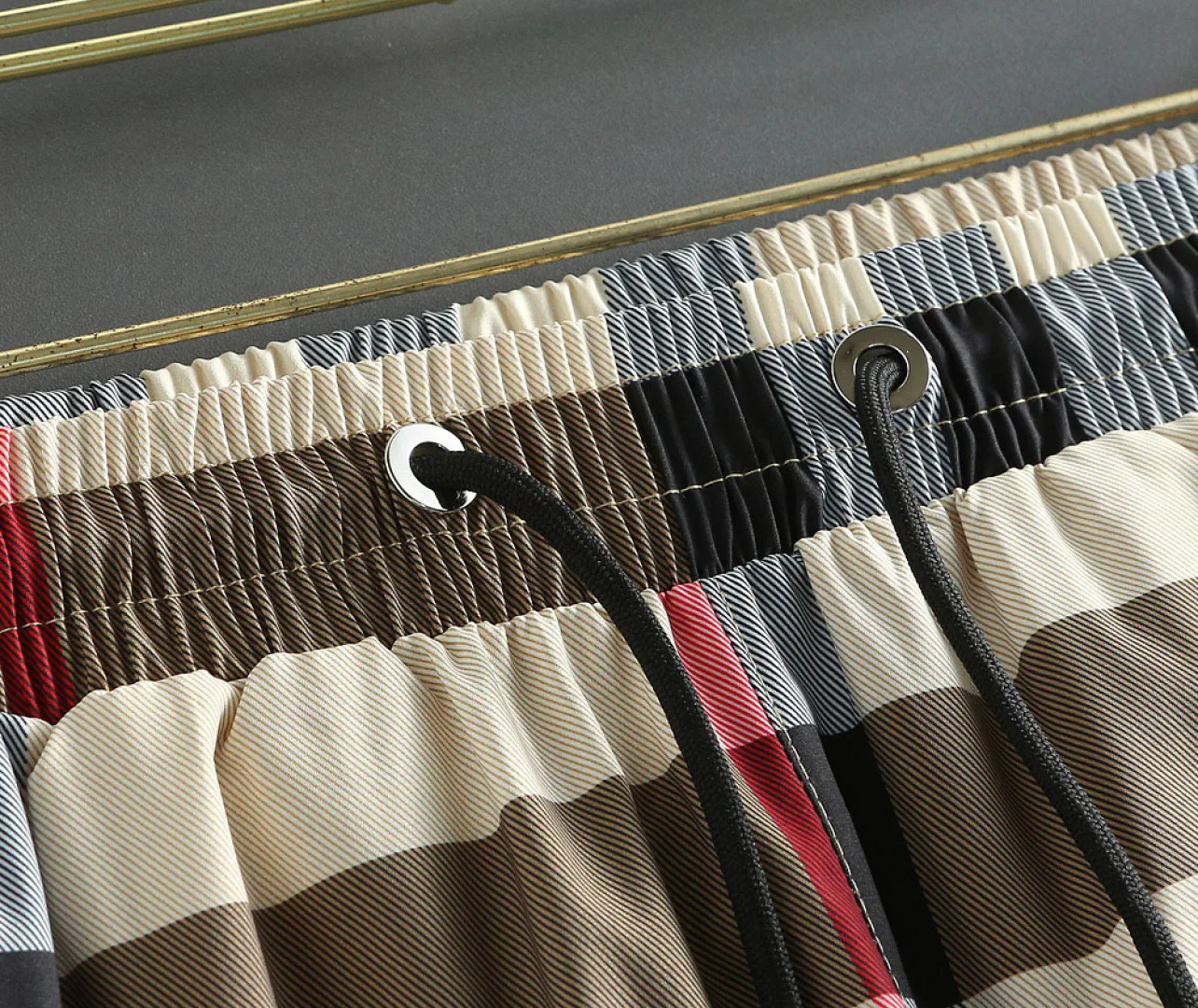 Men's Shorts BURBERRY 18000495