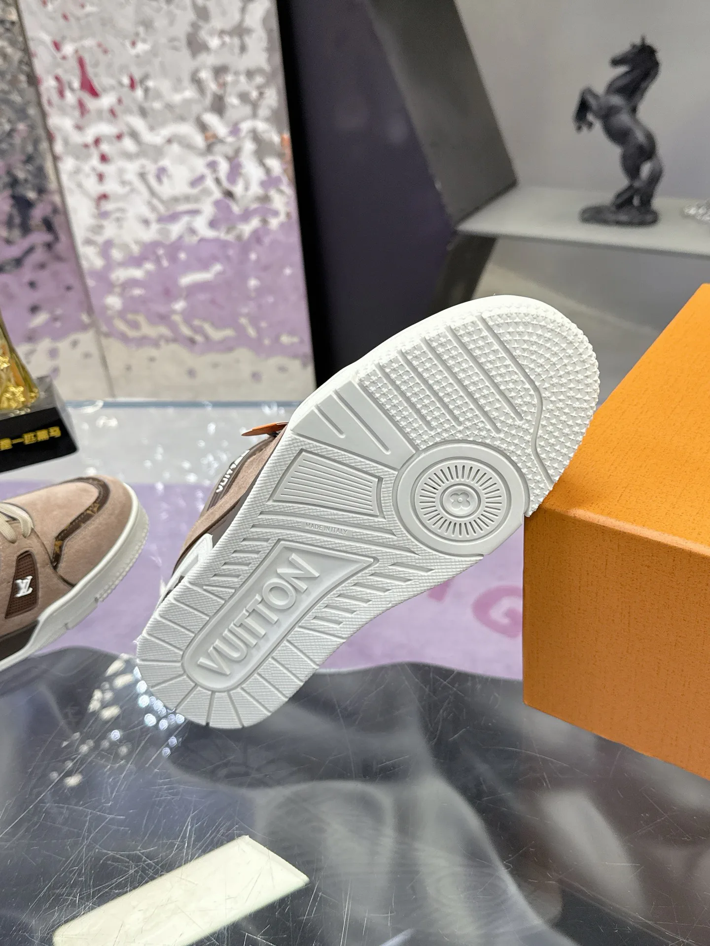 Women's Sneakers LOUIS VUITTON 17530416