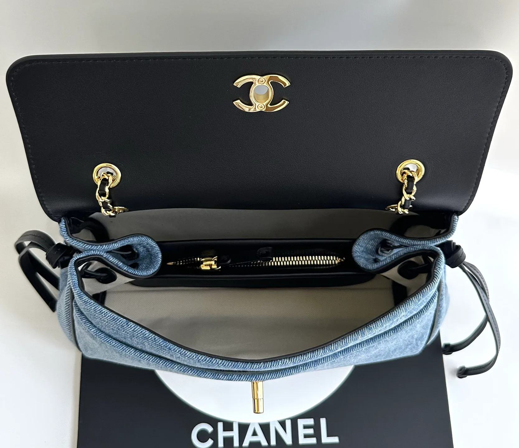 Women's Classic Handbags CHANEL 17939602