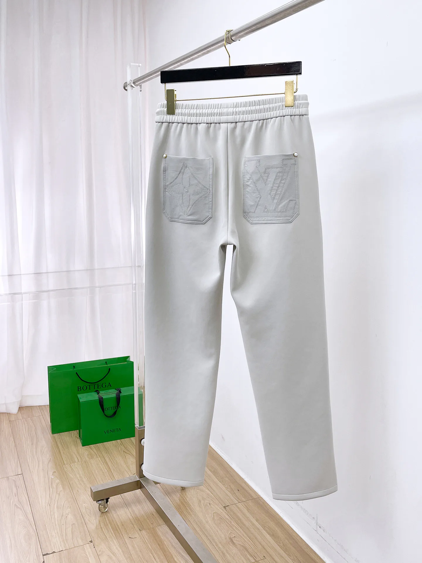 Men's Trousers LOUIS VUITTON 18399332
