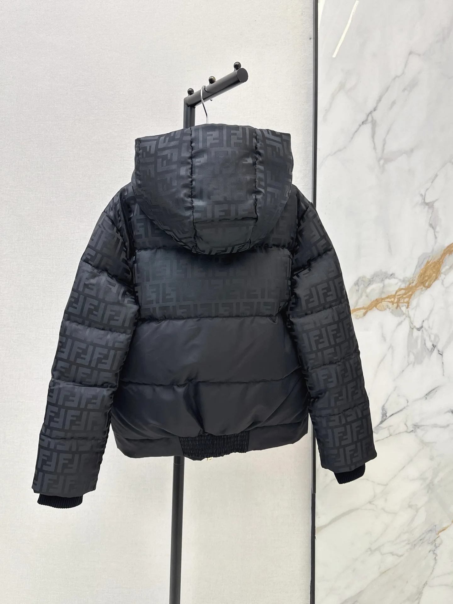 Women's Jackets And Down Jackets FENDI 18253128