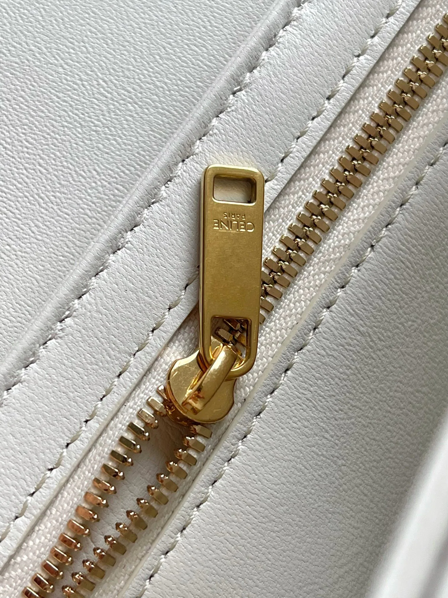 Women's Classic Handbags CELINE 18310365