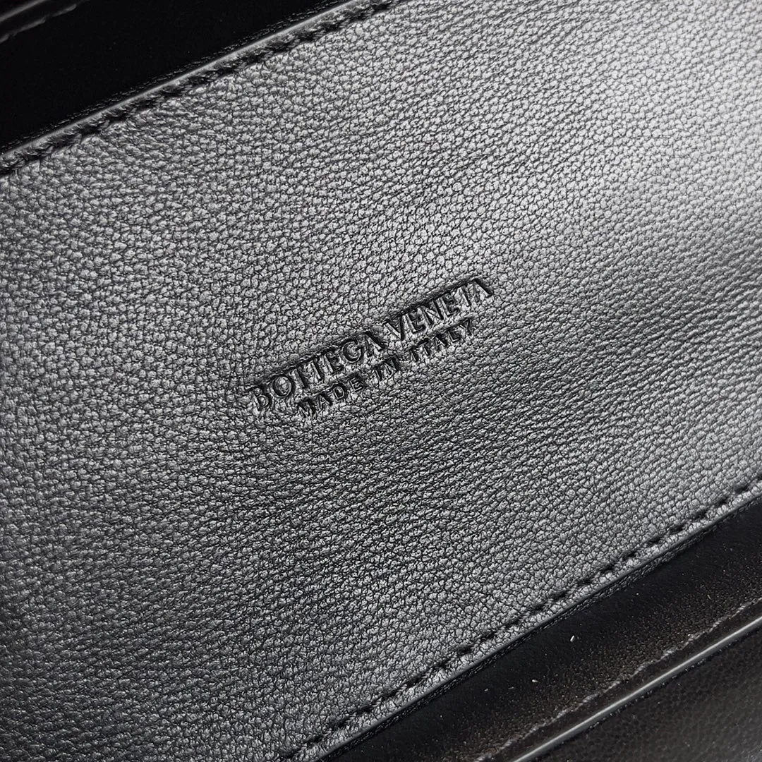 Women's Shoulder Bags BOTTEGA VENETA 17825281