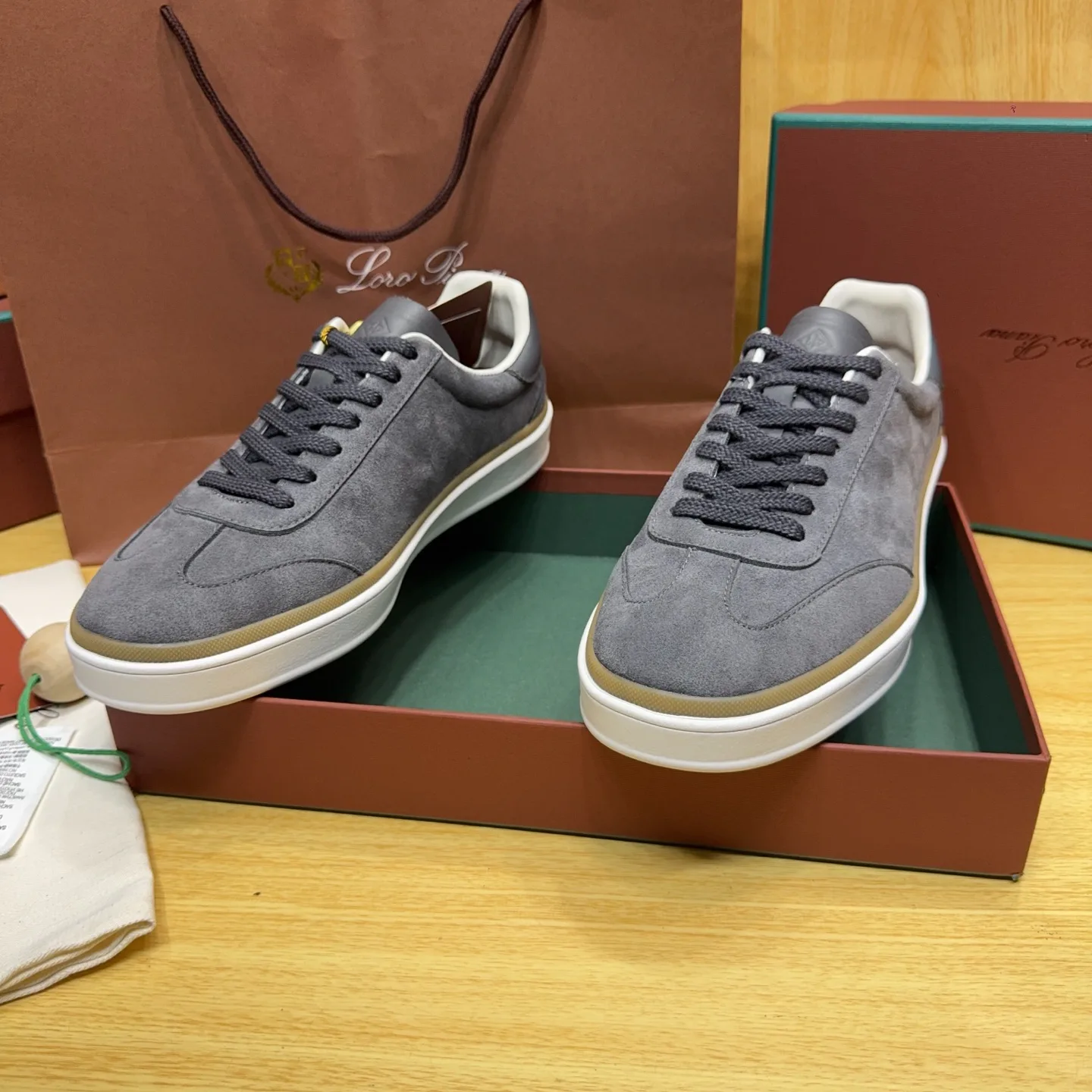 Women's Sneakers LORO PIANA 18263650