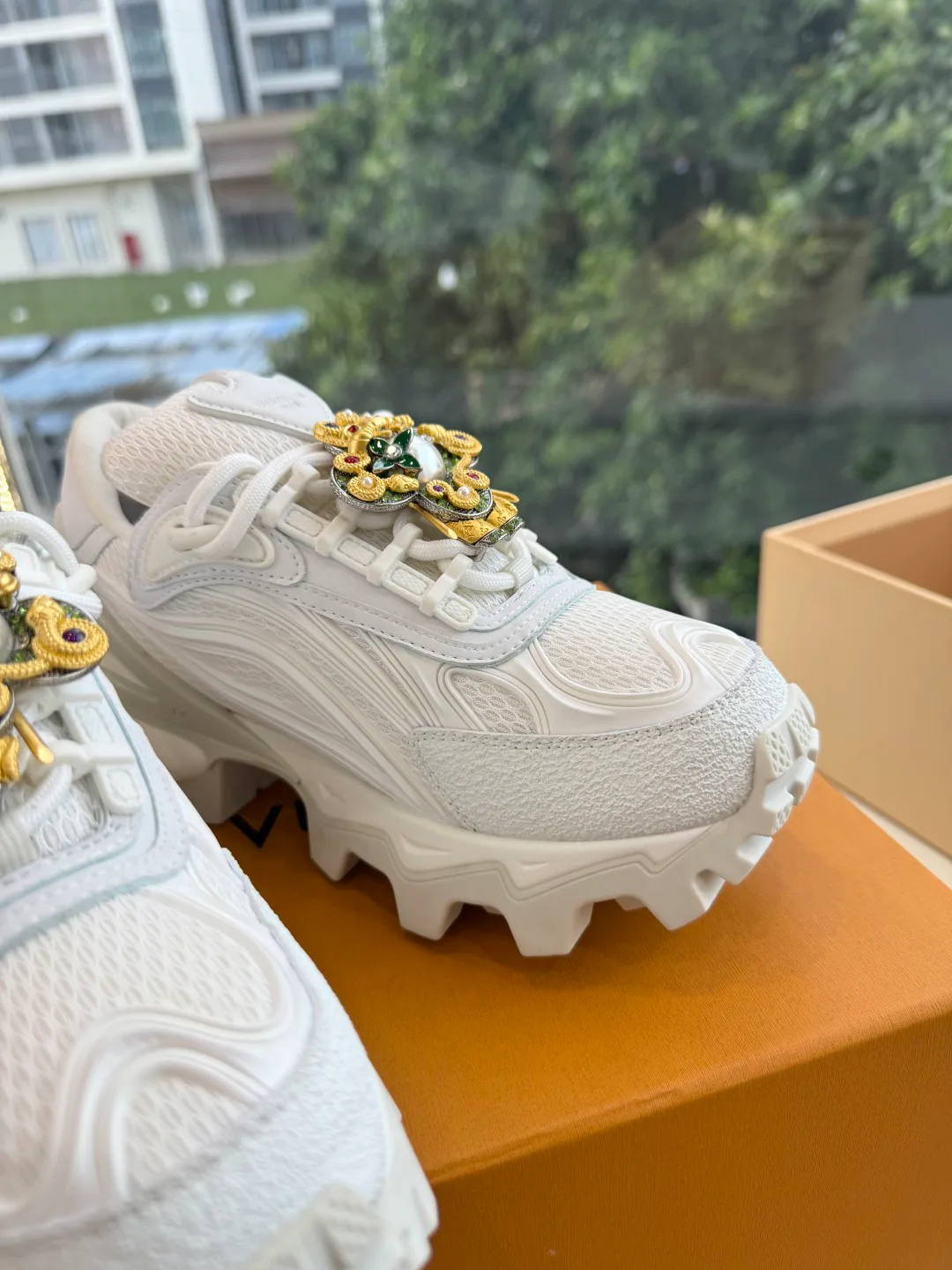 Women's Sneakers LOUIS VUITTON 18053491