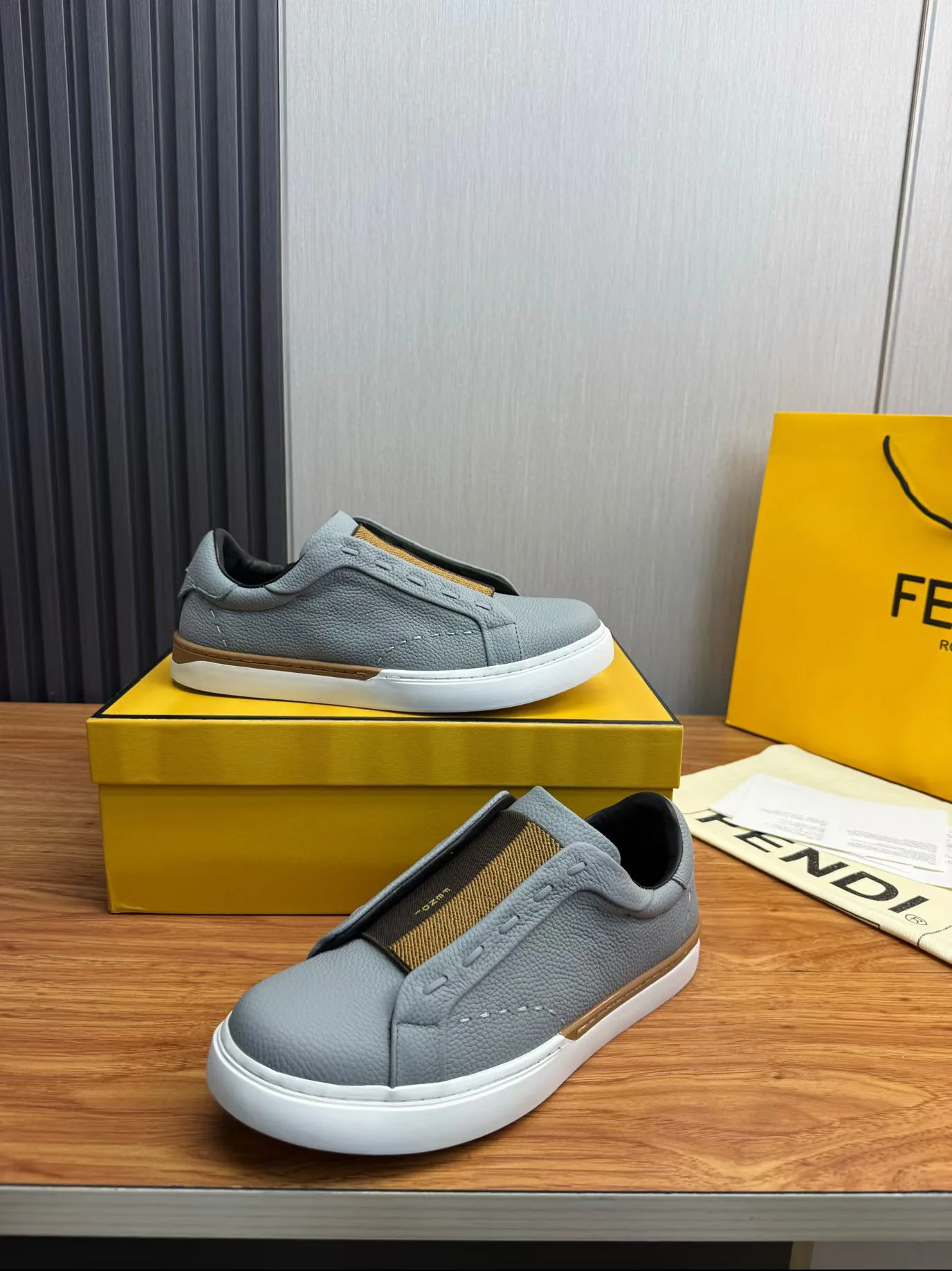Women's Sneakers FENDI 18103055