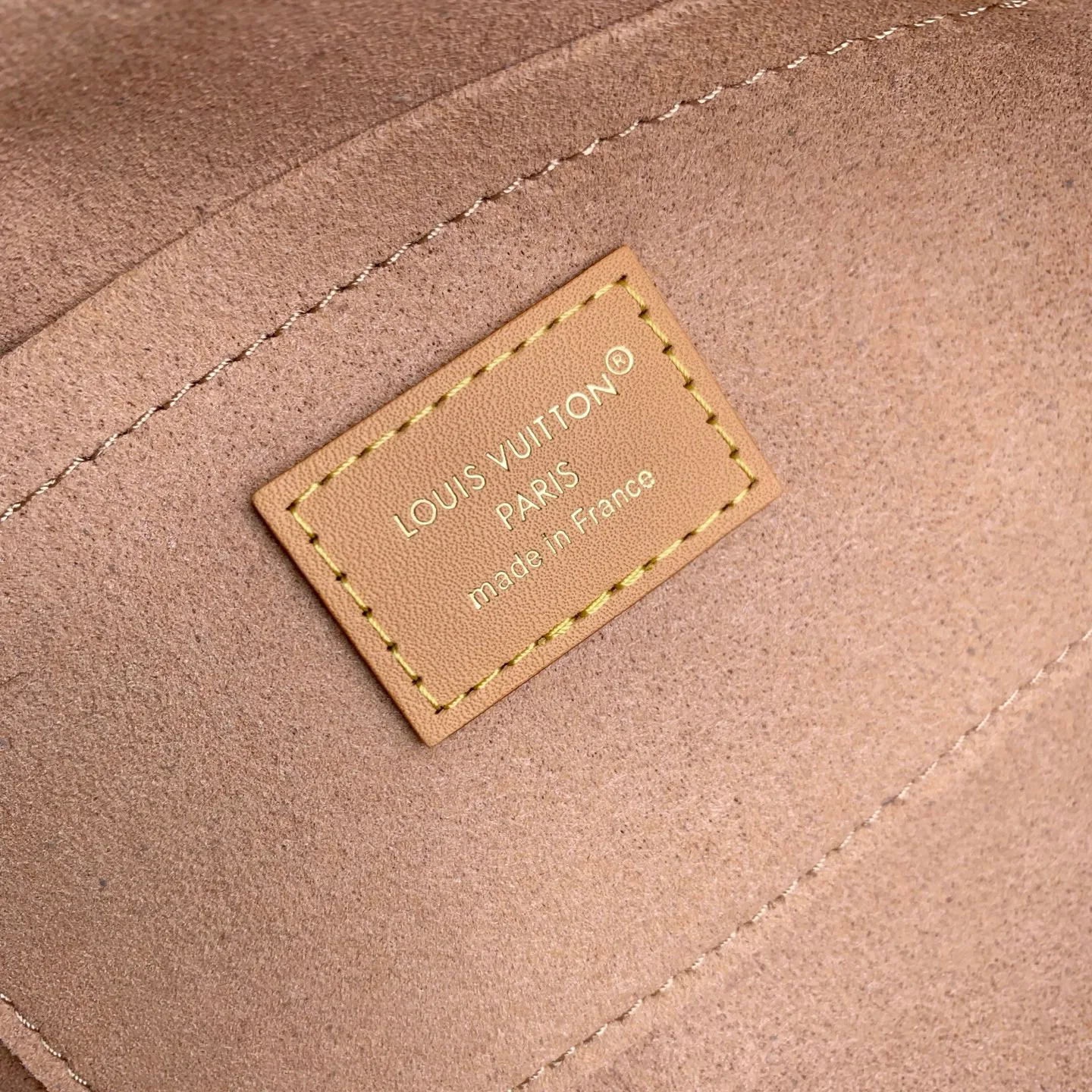 Women's Shoulder Bags LOUIS VUITTON 18147521