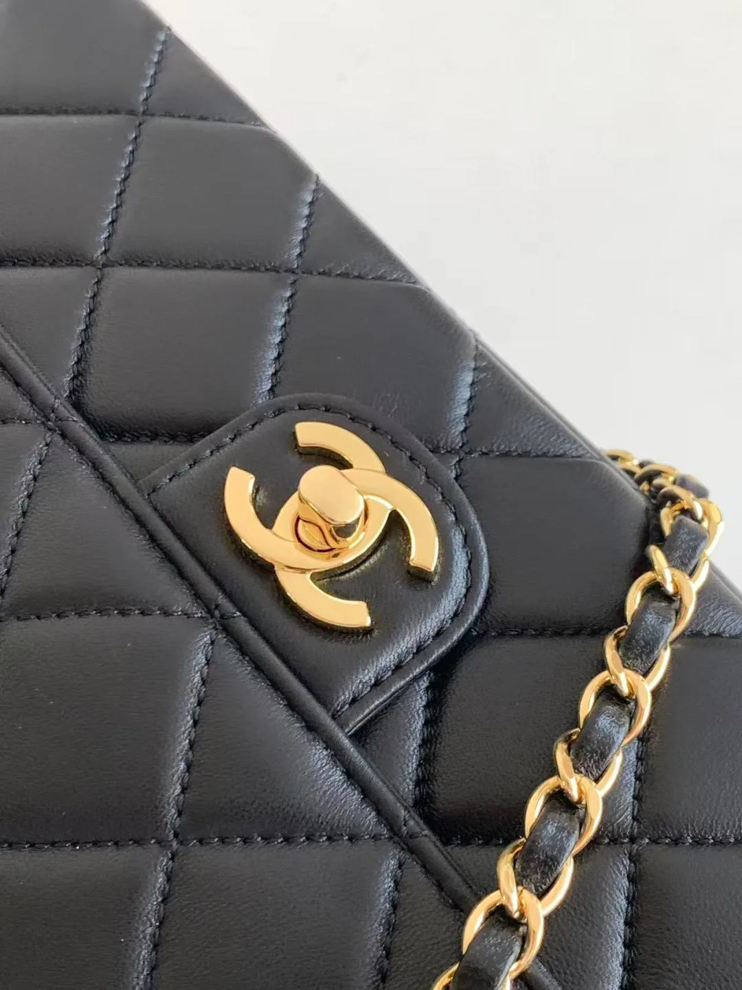 Women's Classic Handbags CHANEL 18057796