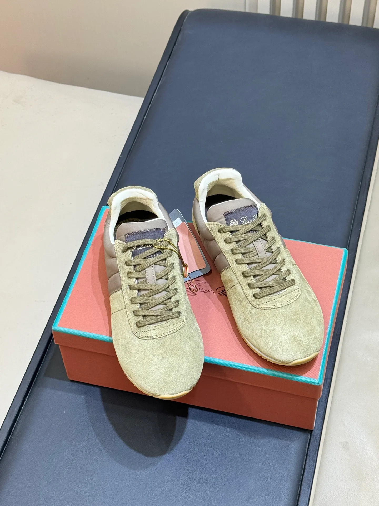 Women's Sneakers LORO PIANA 18073232